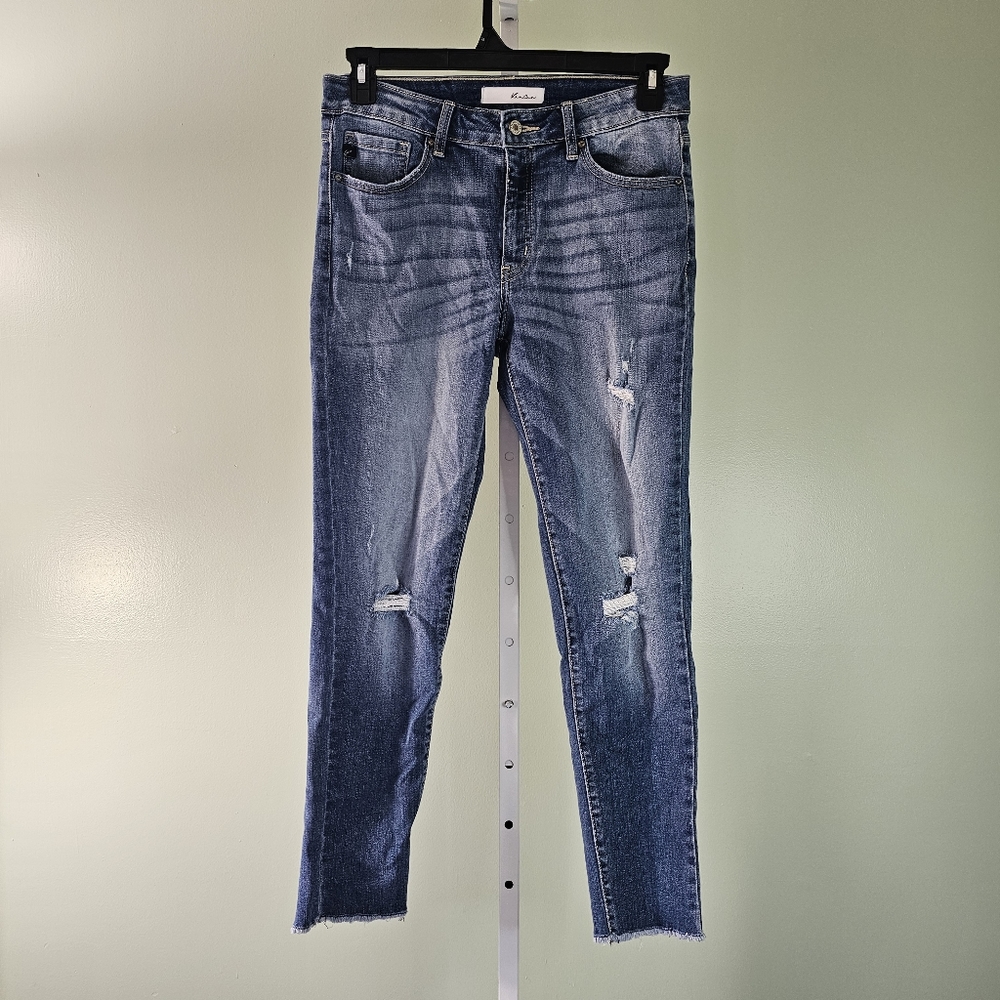 KanCan Mid Rise Skinny Jeans Cropped Raw Hem Distressed Size 30 / 10 Light Wash